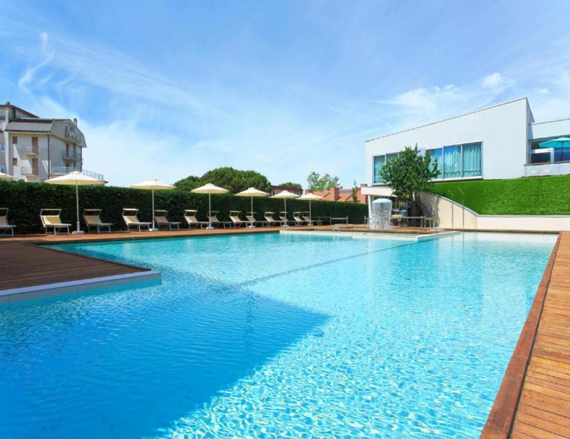 Domino Suite Hotel & Residence Lido di Jesolo Dış mekan fotoğraf